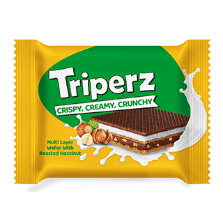 ویفر کاکائویی با کرم شیری فندقی با تکه‌های فندق و روکش شکلات شیری 22 گرمی تریپرز